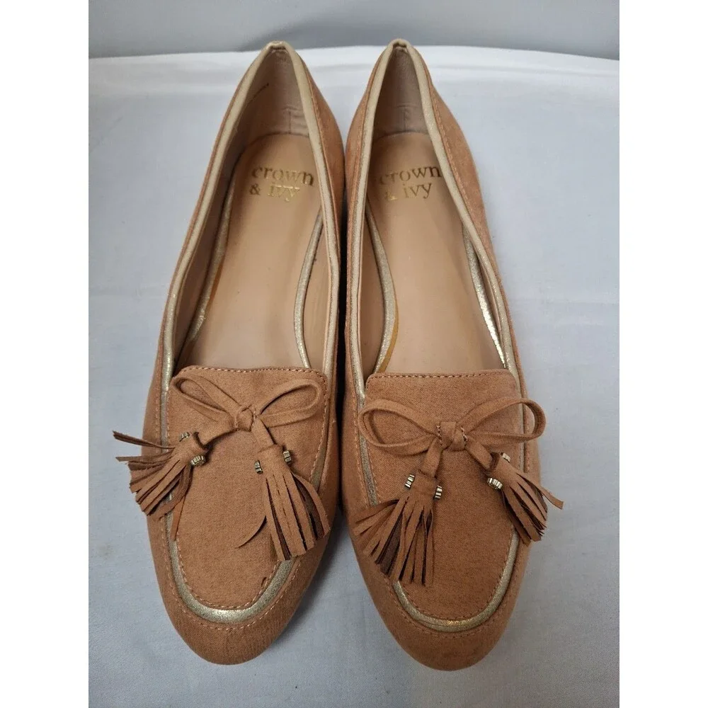 CROWN & IVY Women's Tassel Loafers Flats Tan Suede Gold Trim Slip On Size 8 M